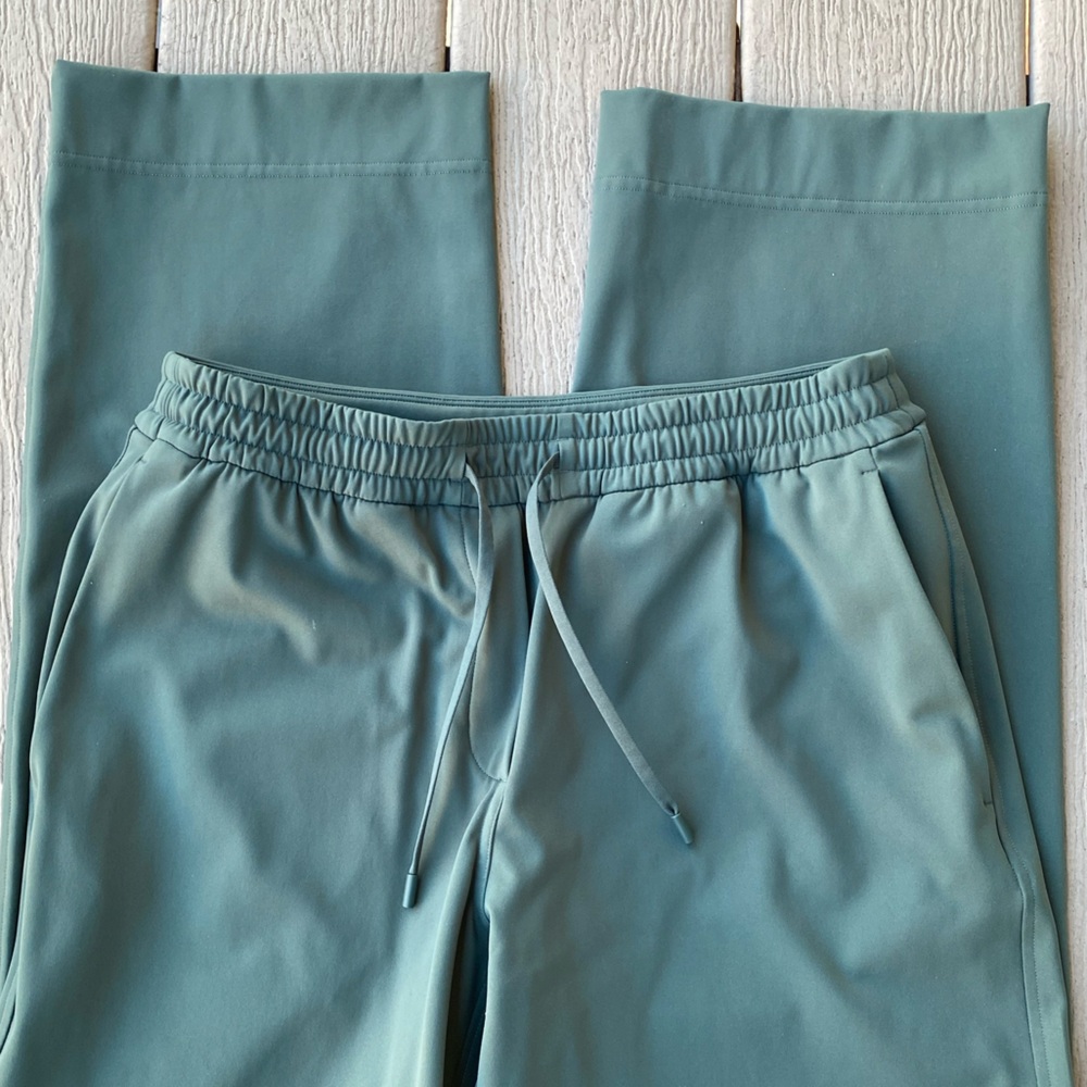 Lululemon Sage Straight-Leg Mid-Rise Pant Luxtreme
